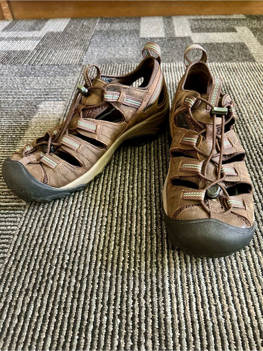 KEEN Men's Brown Leather Arroyo II Waterproof Hiking Sandals, size 8.5 41